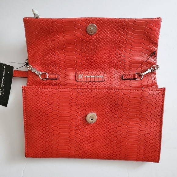 NEW Inc International Concepts Red Crossbody Bag - Picture 4 of 4